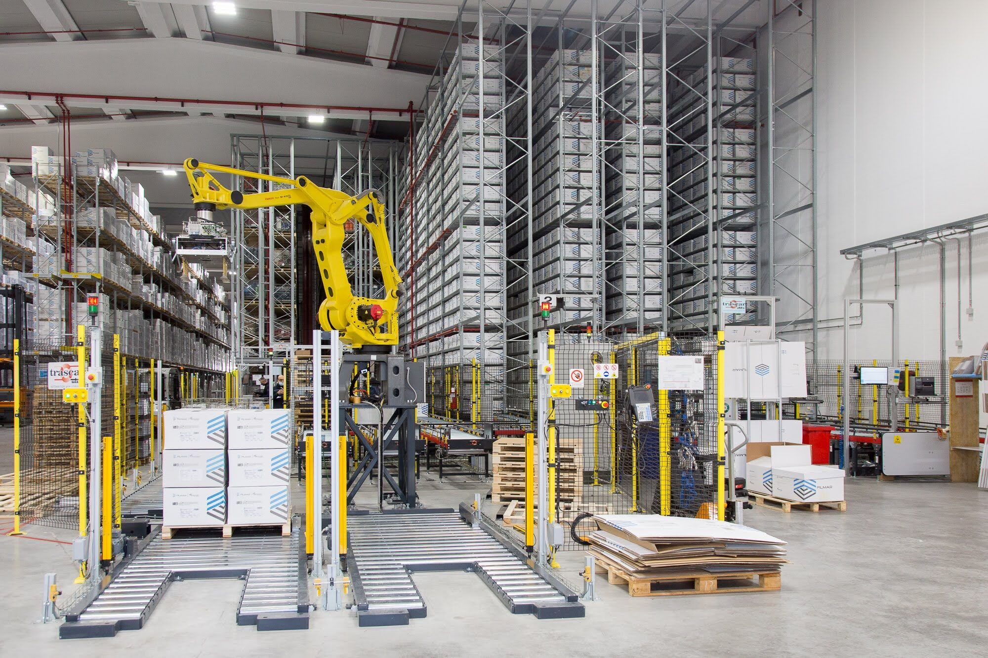Isole di Pallettizzazione Robotizzate — Pallettizzazione, depallettizzazione e filmatrice