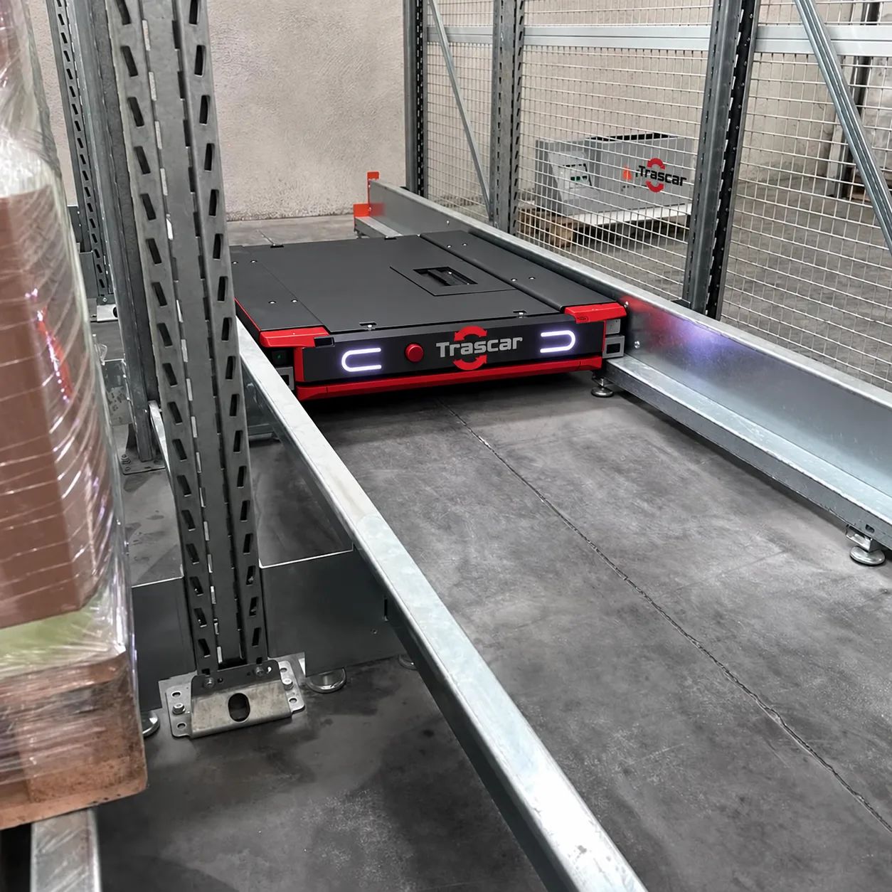 Gamma Traslo con Satellite — Pallet Shuttle in canale